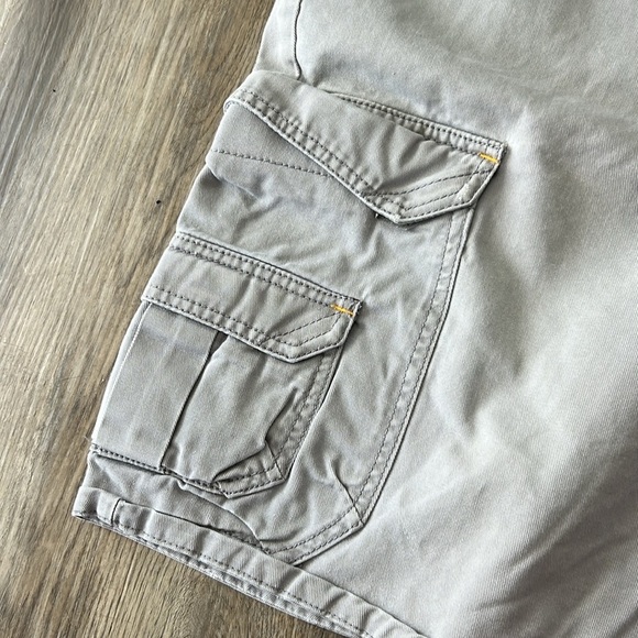 Men's Grey Levi’s SilverTab Cargo Shorts Size 40 - Picture 2 of 8